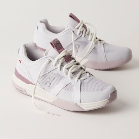On Cloud the Roger Clubhouse Pro Sneaker in Lavender - Picture 1 of 10